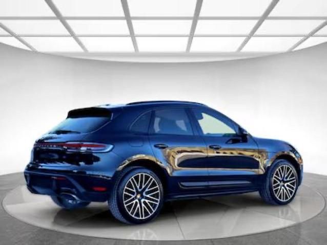 2023 Porsche Macan Base