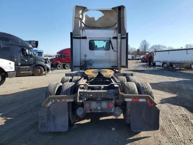 2013 Kenworth T660 Semi Truck