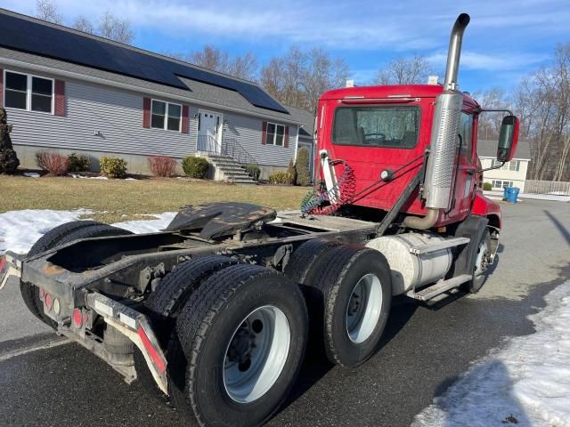 2007 Mack 600 CXP600