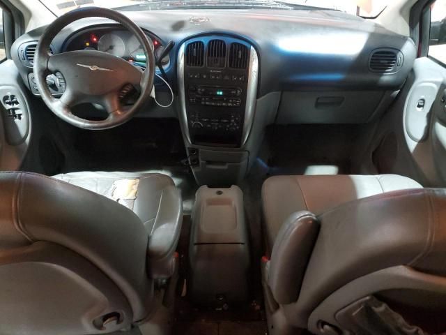 2005 Chrysler Town & Country Touring