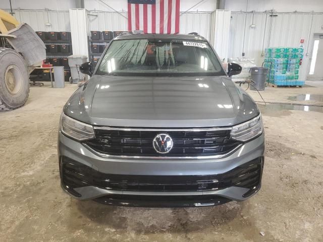 2024 Volkswagen Tiguan SE R-LINE Black