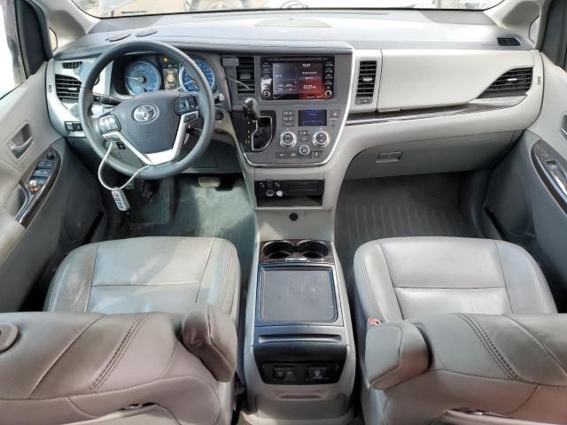 2019 Toyota Sienna XLE