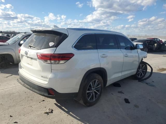 2017 Toyota Highlander SE