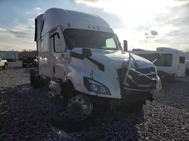 2022 Freightliner Cascadia 126