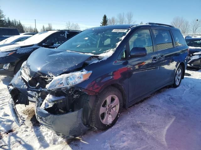 2020 Toyota Sienna LE