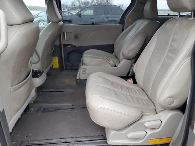 2013 Toyota Sienna XLE