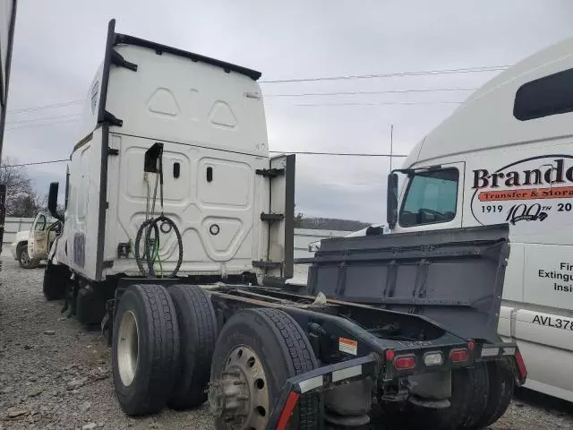 2022 Freightliner Cascadia 126