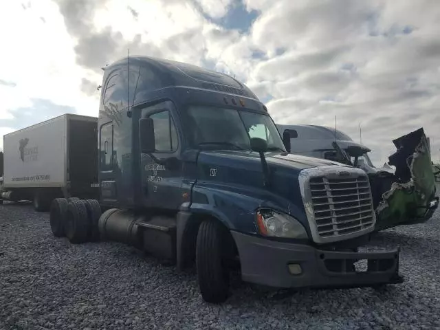 2013 Freightliner Cascadia 125