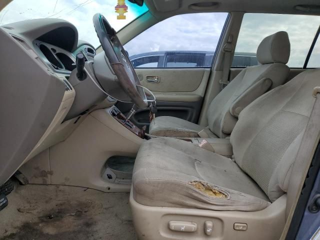 2004 Toyota Highlander Base