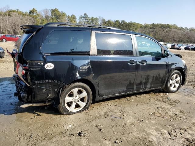 2017 Toyota Sienna LE