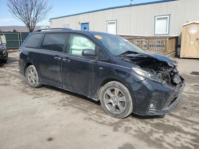 2019 Toyota Sienna SE