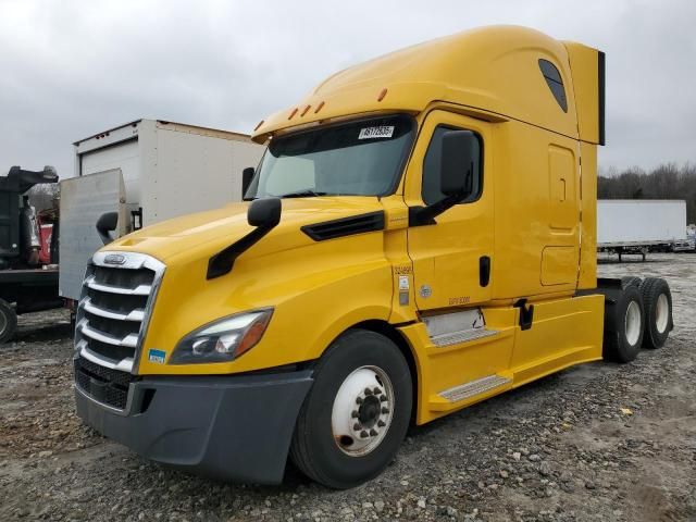 2019 Freightliner Cascadia 126