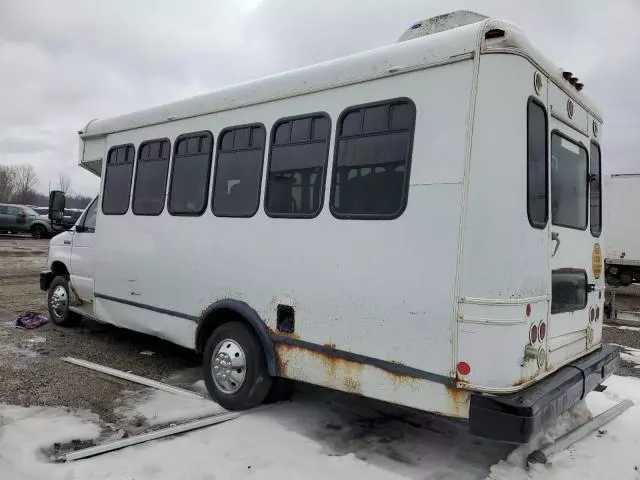 2008 Ford Econoline E450 Super Duty Cutaway Van