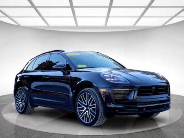 2023 Porsche Macan Base