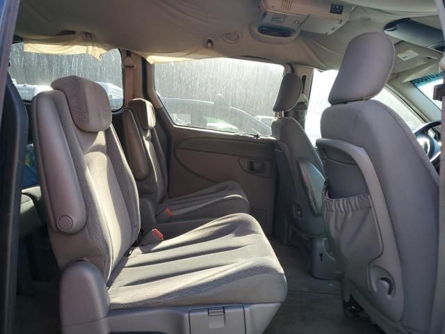 2005 Chrysler Town & Country LX