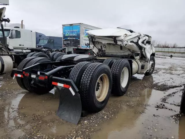 2022 Freightliner Cascadia 126