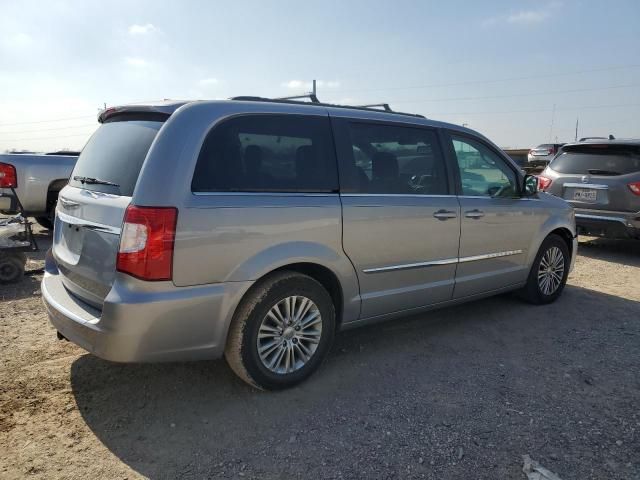 2015 Chrysler Town & Country Touring L