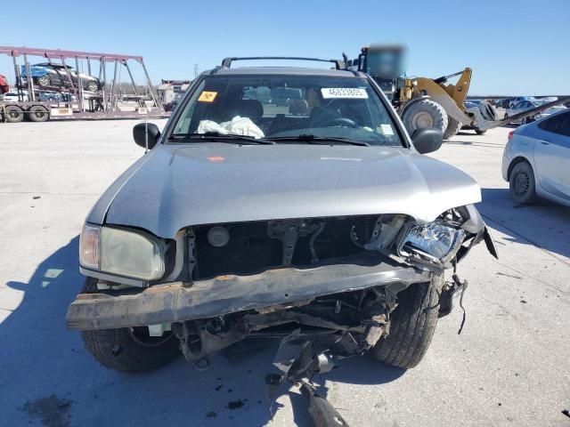 2000 Nissan Pathfinder LE