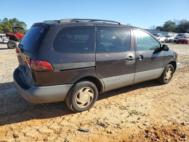 2001 Toyota Sienna LE