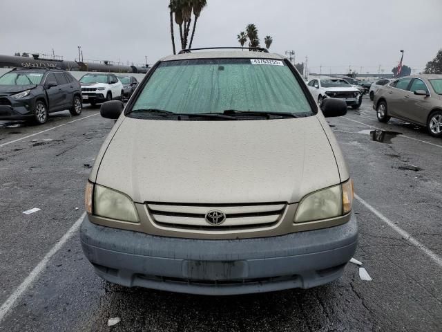 2002 Toyota Sienna CE