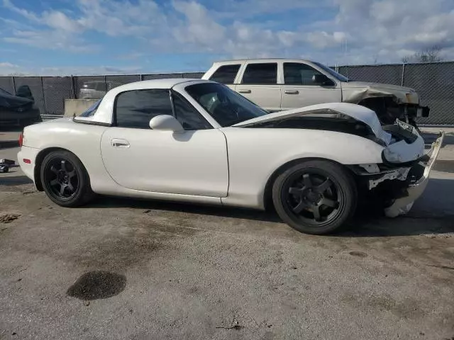 2000 Mazda MX-5 Miata Base