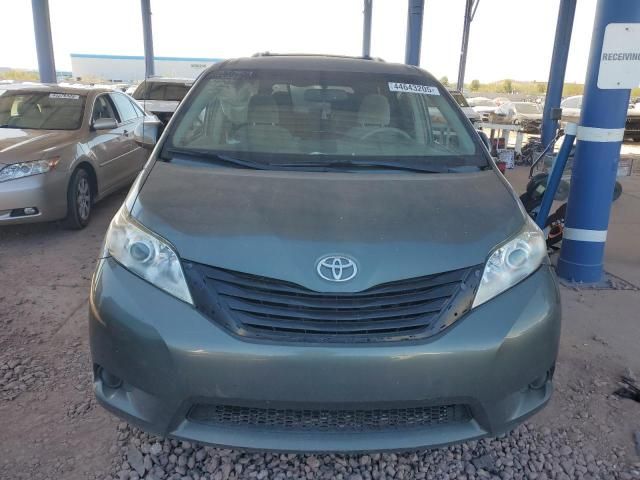 2013 Toyota Sienna LE