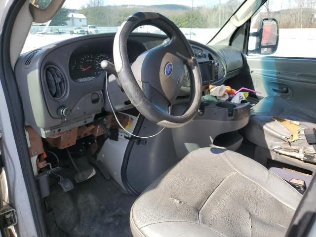 2006 Ford Econoline E350 Super Duty Cutaway Van