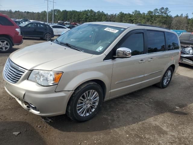 2013 Chrysler Town & Country Touring L