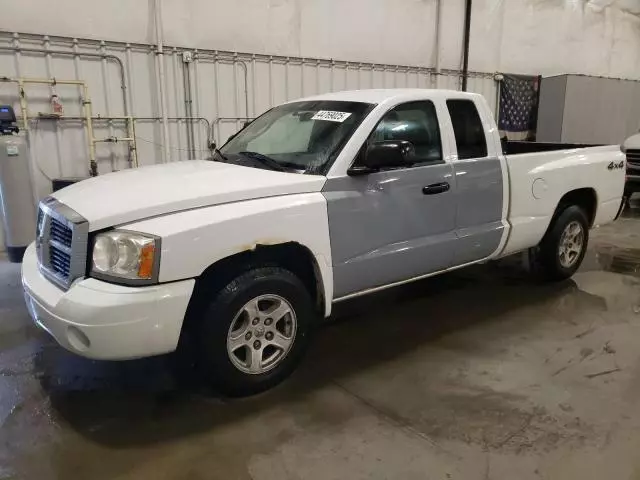 2005 Dodge Dakota SLT