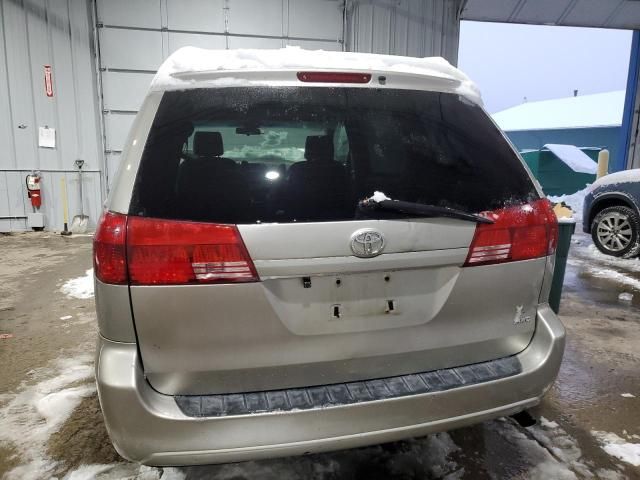 2005 Toyota Sienna LE