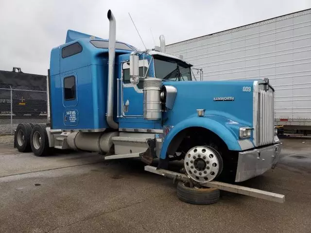 1999 Kenworth Construction W900