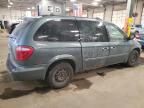 2005 Chrysler Town & Country LX