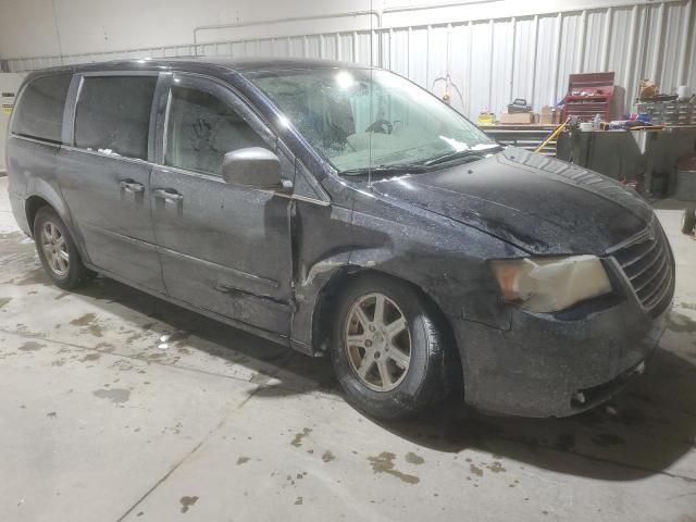 2010 Chrysler Town & Country LX