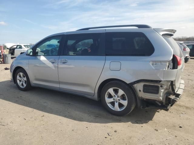 2011 Toyota Sienna LE