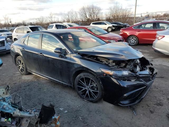 2022 Toyota Camry SE