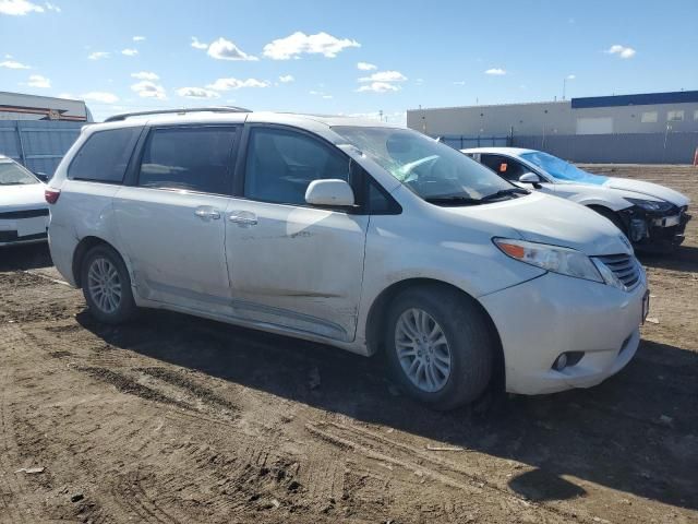 2017 Toyota Sienna XLE