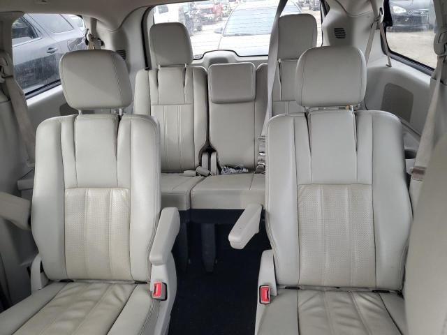 2012 Chrysler Town & Country Touring