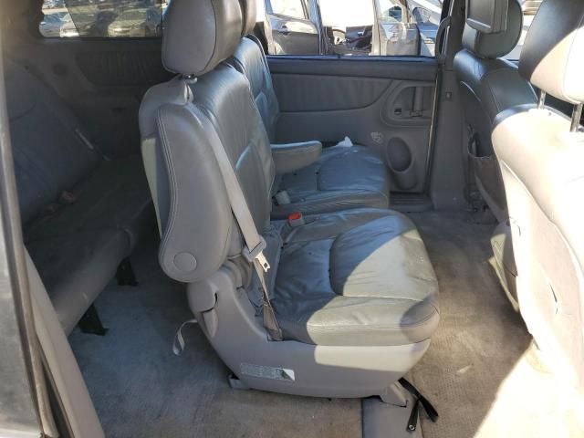 2005 Toyota Sienna XLE