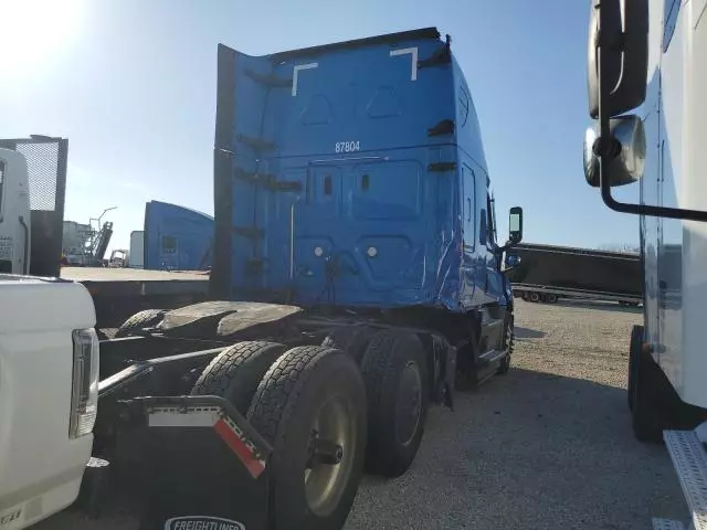 2022 Freightliner Cascadia 126