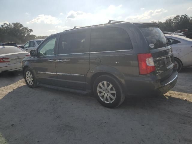 2016 Chrysler Town & Country Touring