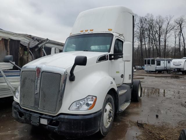 2016 Kenworth T680 Semi Truck