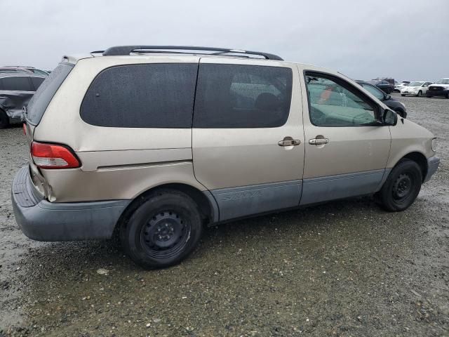 2003 Toyota Sienna LE