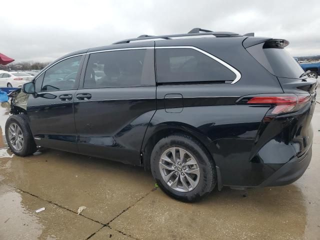 2021 Toyota Sienna LE