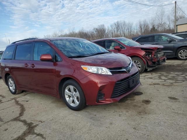 2018 Toyota Sienna LE