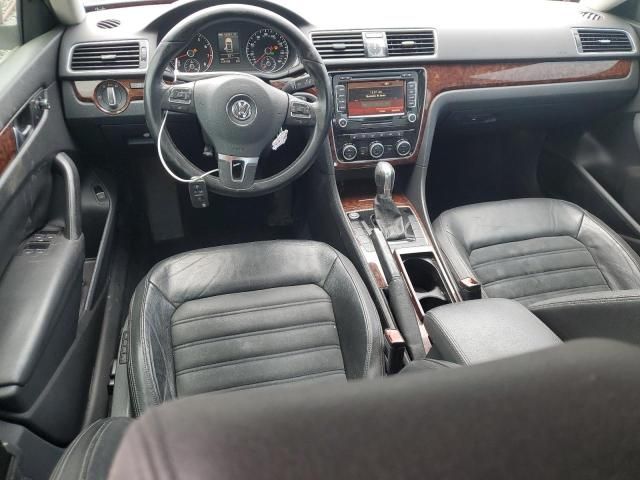 2012 Volkswagen Passat SEL