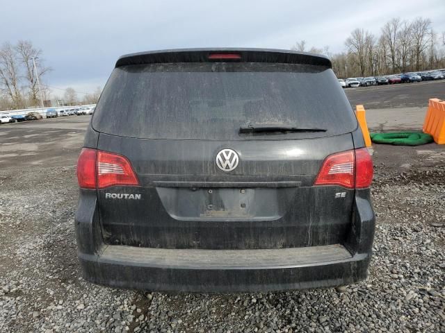 2010 Volkswagen Routan SE