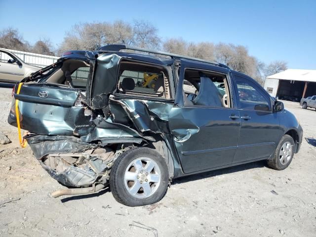 2005 Toyota Sienna CE