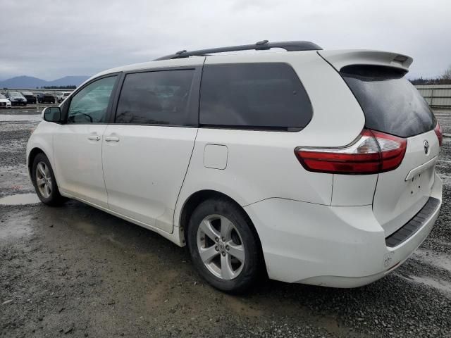 2016 Toyota Sienna LE