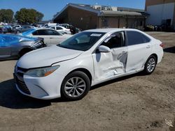 Carros salvage sin ofertas aún a la venta en subasta: 2015 Toyota Camry LE