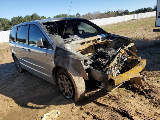 2016 Chrysler Town & Country S